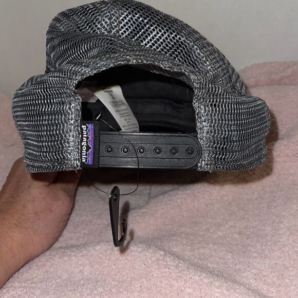 New Patagonia BEAR Trucker Mesh Hat Fits ALL - Picture 6 of 8